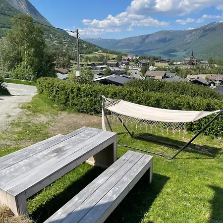 Hyggelig Og Velutstyrt I Sentrum Lejlighed Lom