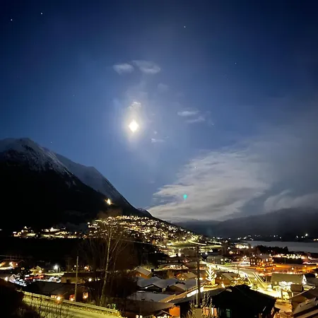 Апартаменты Hyggelig Og Velutstyrt I Sentrum Лом