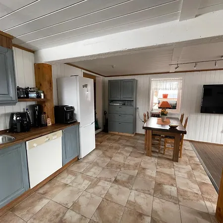 Hyggelig Og Velutstyrt I Sentrum Apartmán Lom