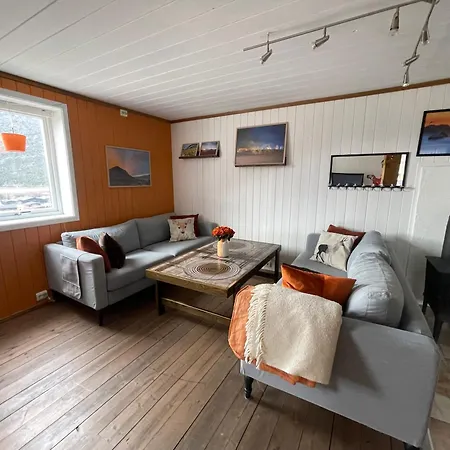 Апартаменты Hyggelig Og Velutstyrt I Sentrum Лом