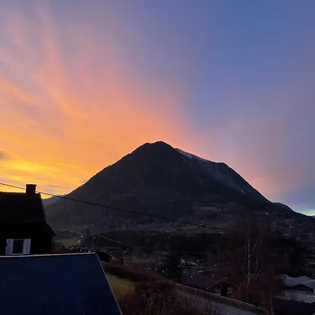 Lägenhet Hyggelig Og Velutstyrt I Sentrum Lom