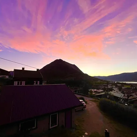 Hyggelig Og Velutstyrt I Sentrum Apartment Lom