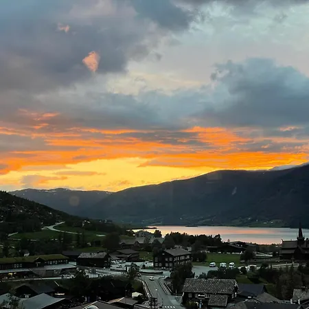 Hyggelig Og Velutstyrt I Sentrum Lägenhet Lom