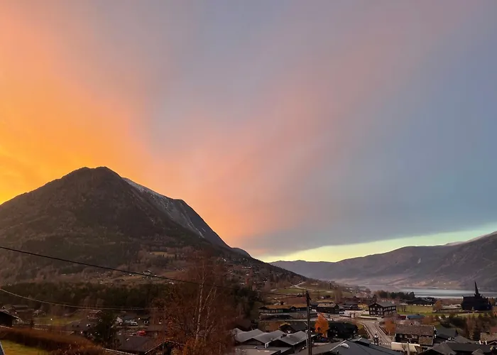 Hyggelig Og Velutstyrt I Sentrum Lom