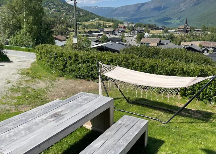 Hyggelig Og Velutstyrt I Sentrum Apartament Lom