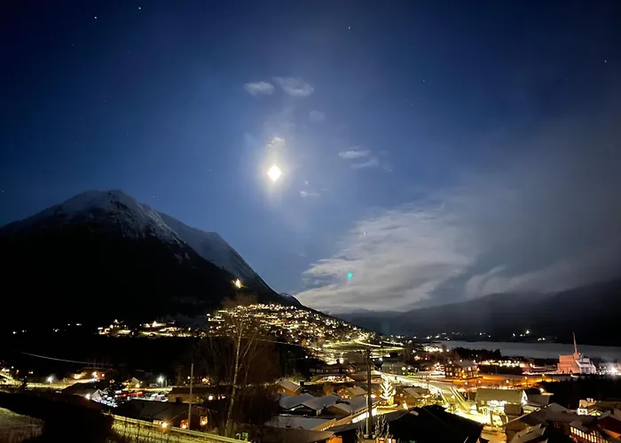 Lägenhet Hyggelig Og Velutstyrt I Sentrum Lom