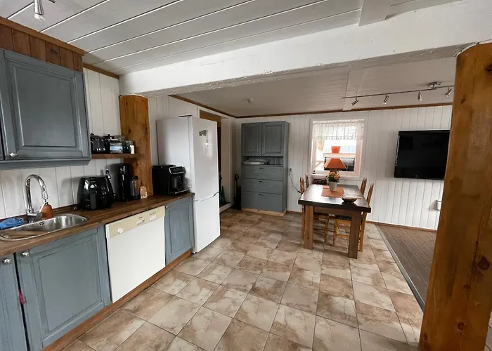 Hyggelig Og Velutstyrt I Sentrum Apartament Lom