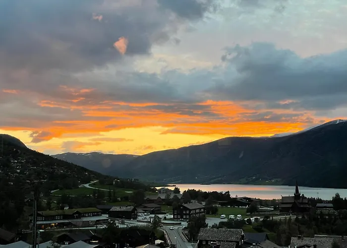 Hyggelig Og Velutstyrt I Sentrum Apartament Lom