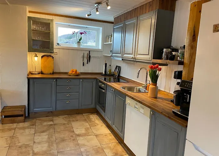 Hyggelig Og Velutstyrt I Sentrum לום